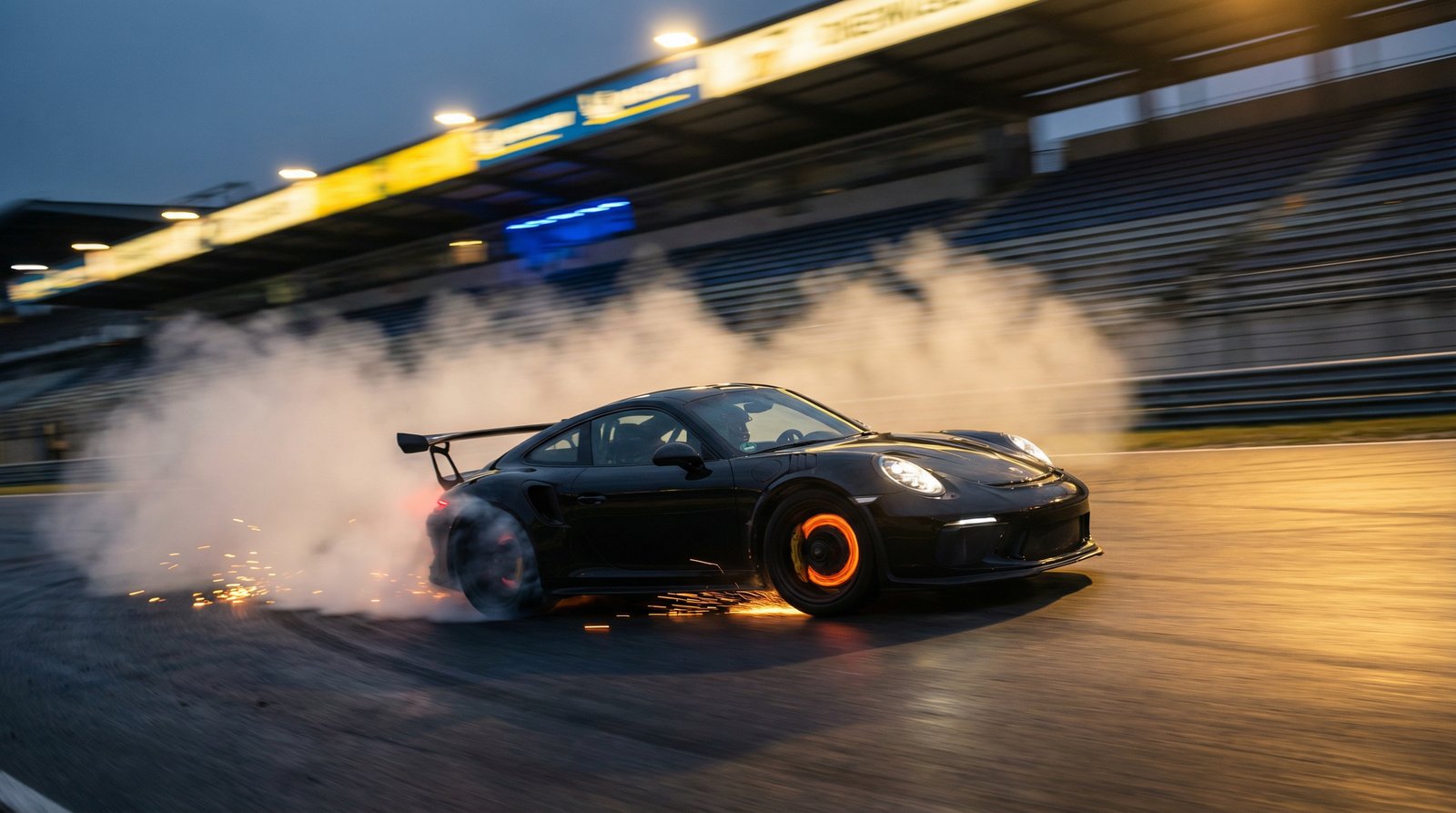 国产自拍保时捷漂移视频教程